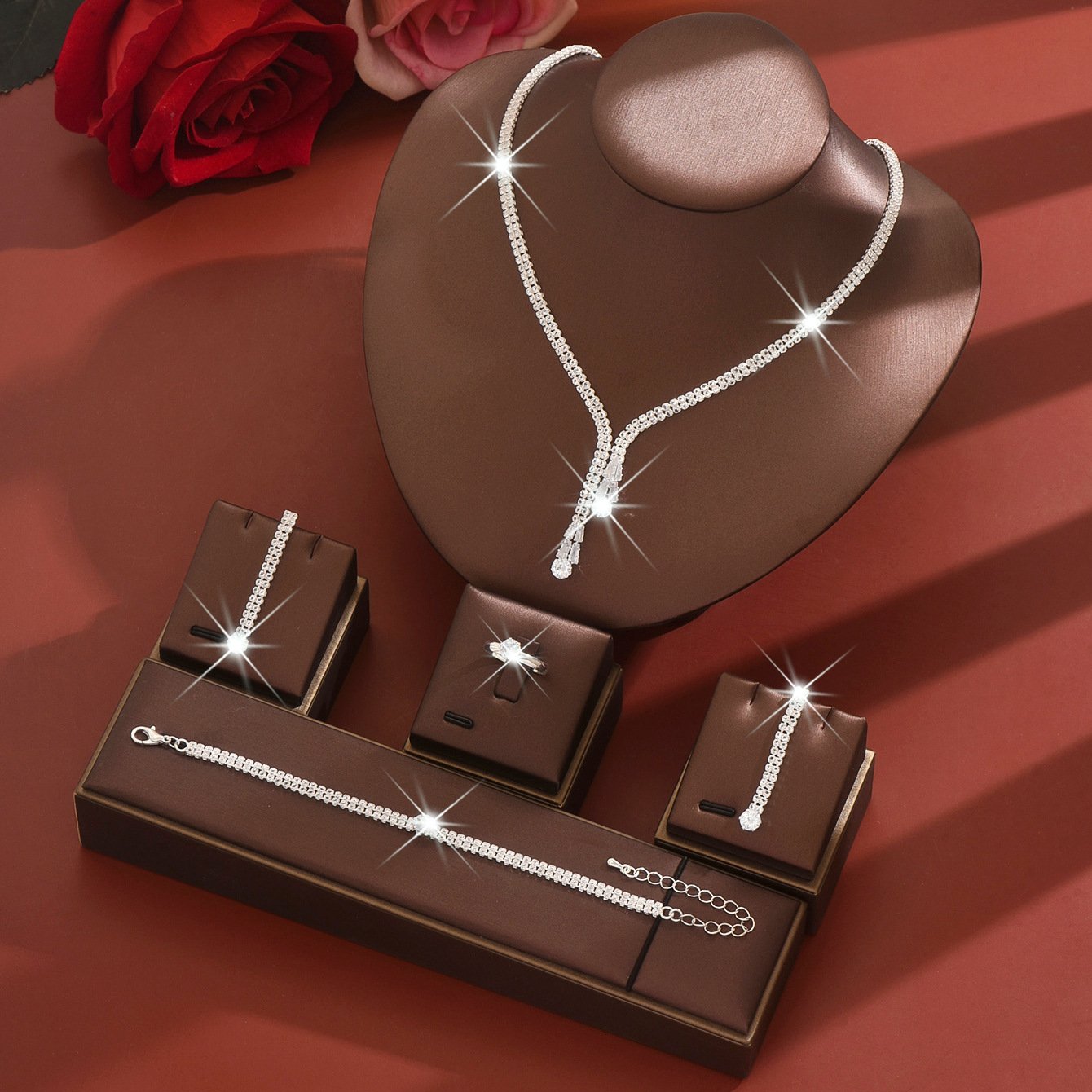 Supply Light Luxury Simple Clavicle Chain Exquisite Claw Chain Crystal Earrings Necklace Set