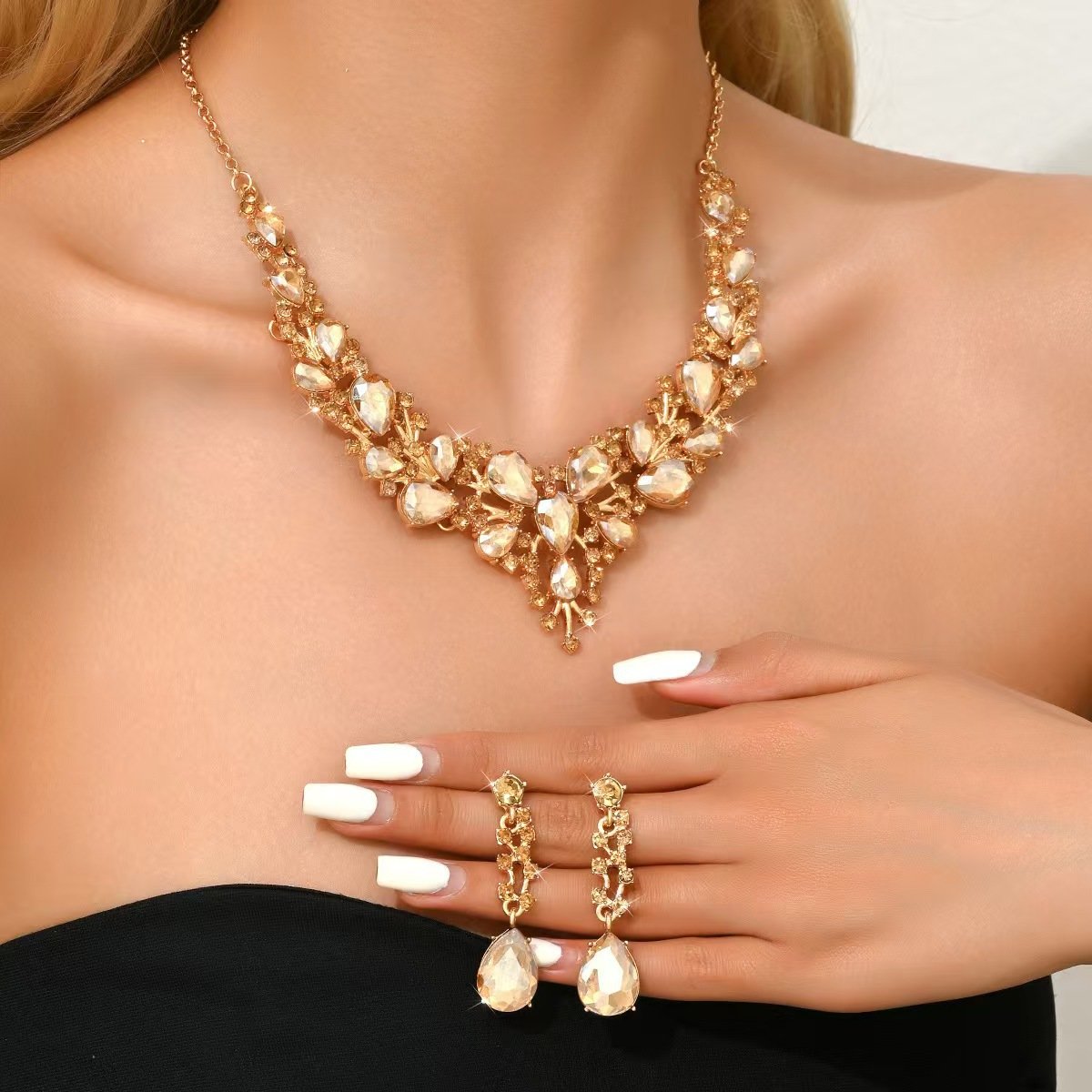 Alloy Water Drop Diamond-Encrusted Luxury Bridal Necklace