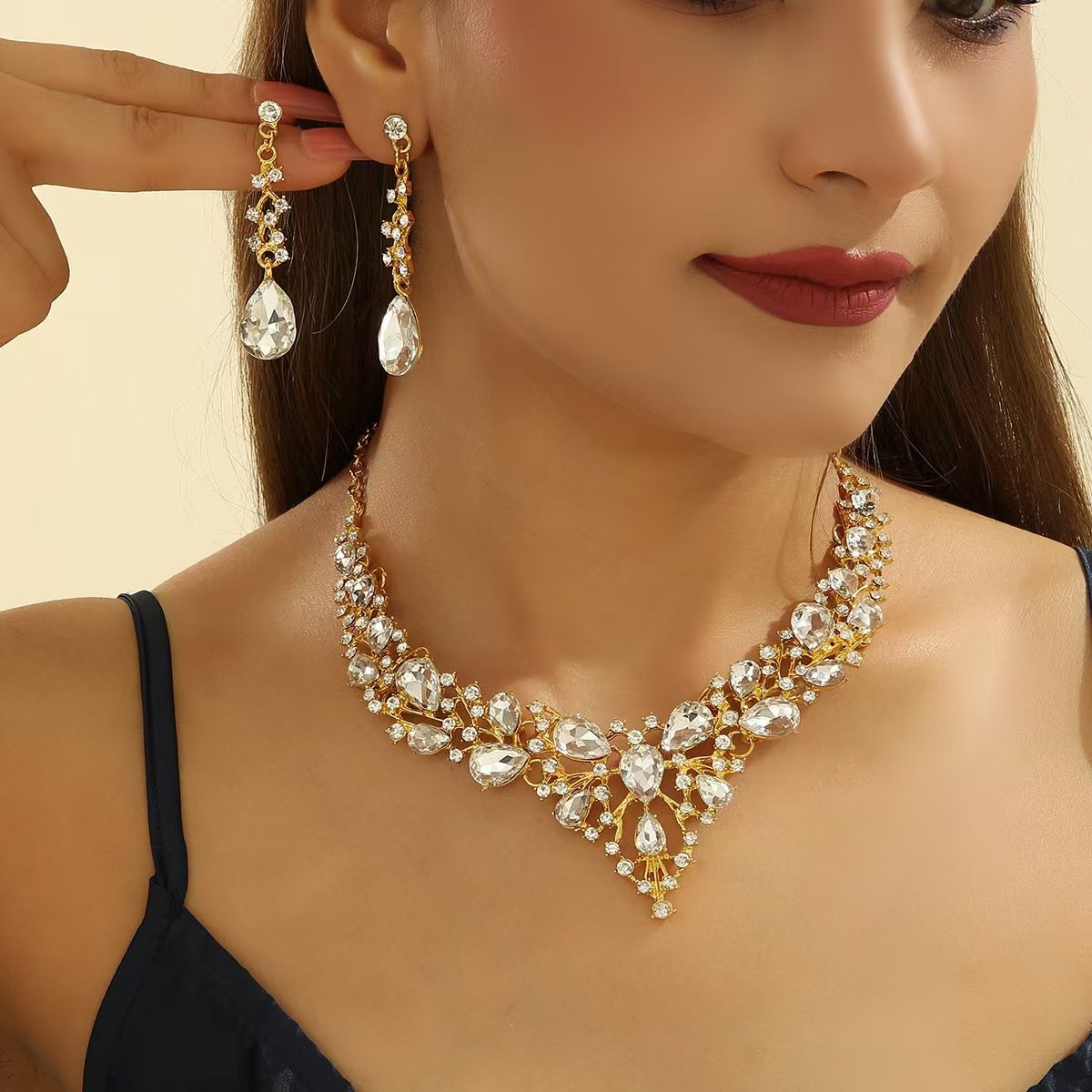 Alloy Water Drop Diamond-Encrusted Luxury Bridal Necklace